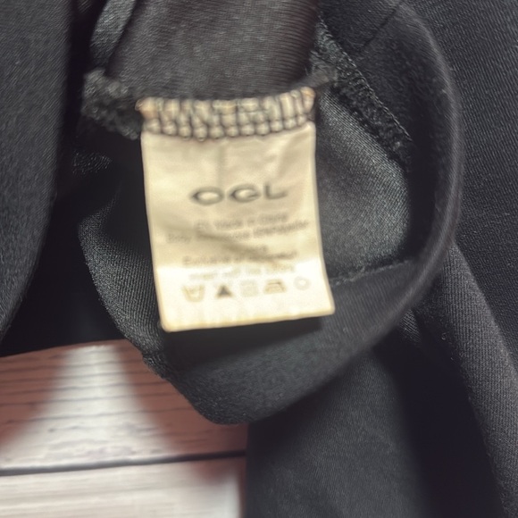 OGL cropped active wear hoodie - Picture 4 of 5